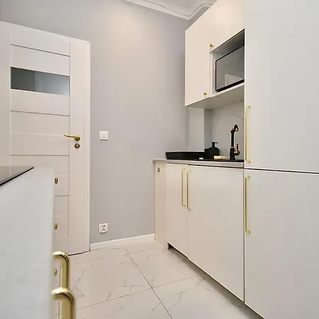 Aleja Niepodleglosci *