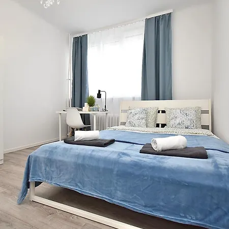 ホームステイ Aleja Niepodleglosci *