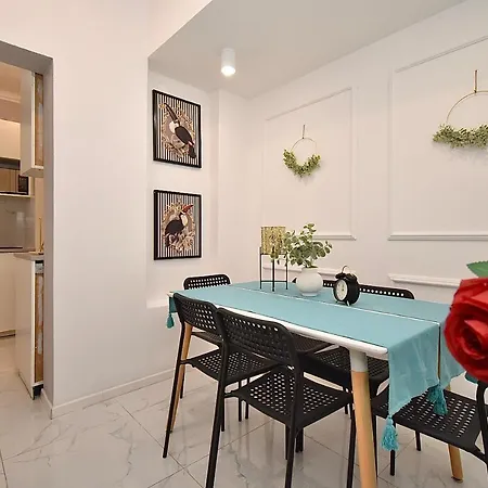 ホームステイ Aleja Niepodleglosci