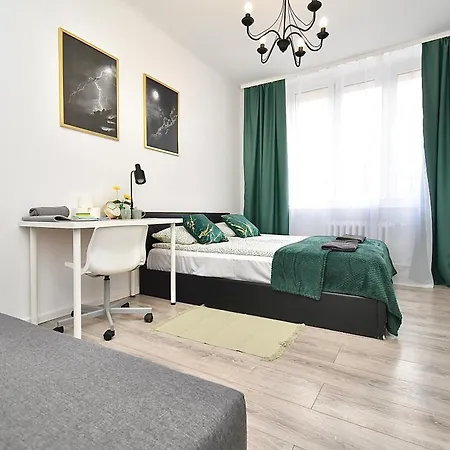 Aleja Niepodleglosci ワルシャワ