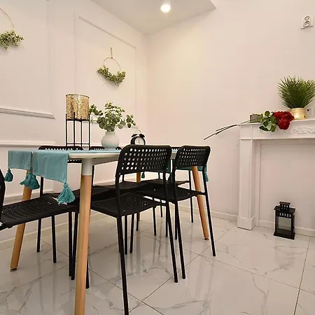 Aleja Niepodleglosci *