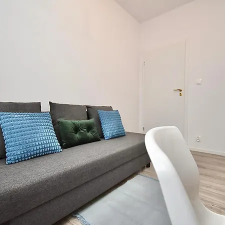 Aleja Niepodleglosci *