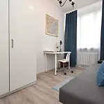 ホームステイ Aleja Niepodleglosci *