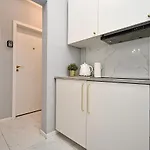 Aleja Niepodleglosci *