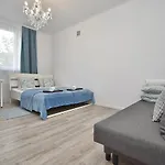 Aleja Niepodleglosci ホームステイ *