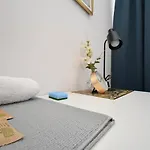 ホームステイ Aleja Niepodleglosci *